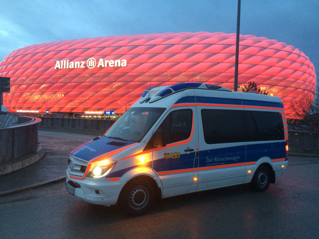 Zweite Wunschfahrt des Wünschewagen Saarland zu Bayern München