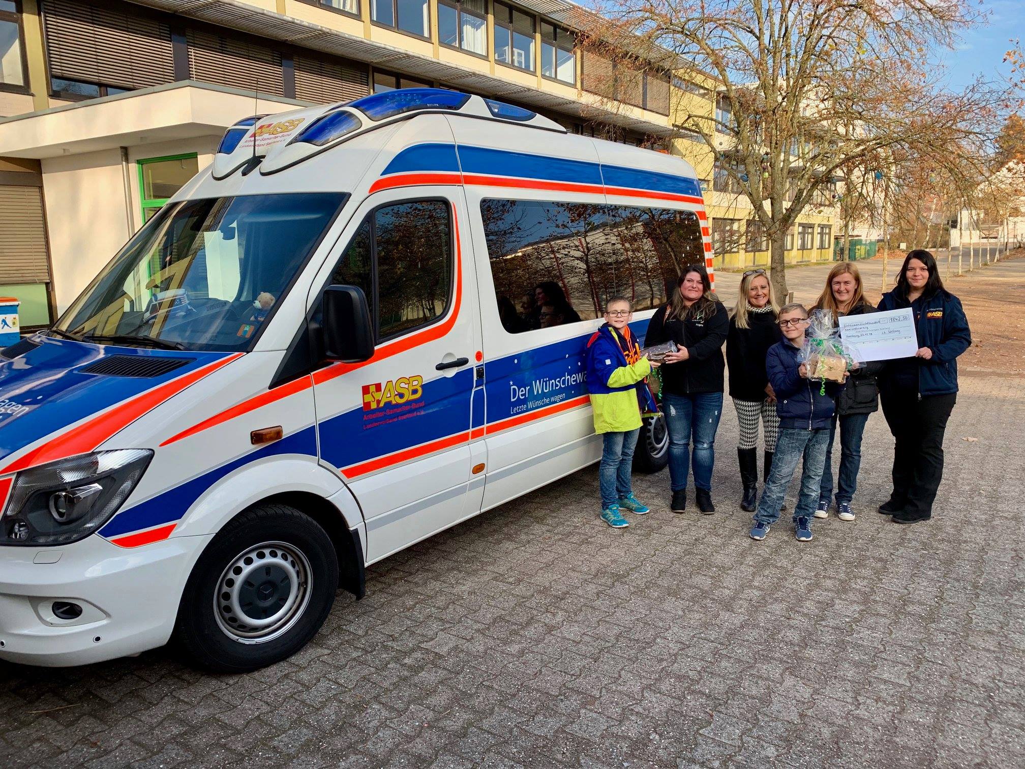 Robert-Bosch-Schule Homburg spendet an Wünschewagen