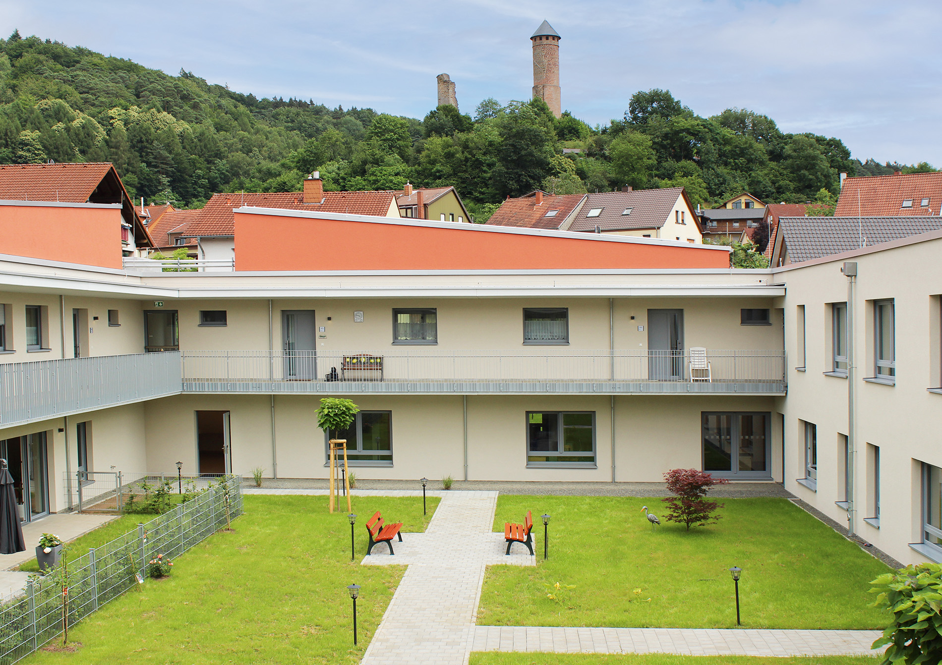 seniorendorf-kirkel-blick-auf-burg.jpg